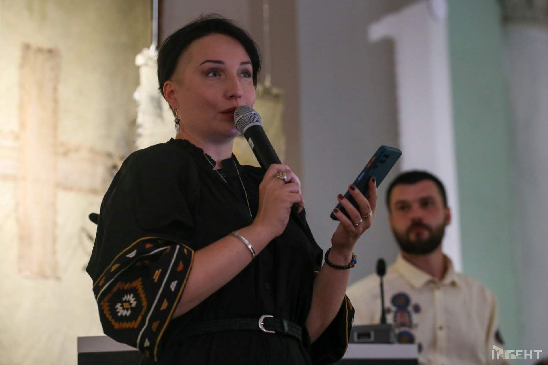 "Надламаний голос моря": лауреатка Шевченківської премії та одеський поет читали вірші