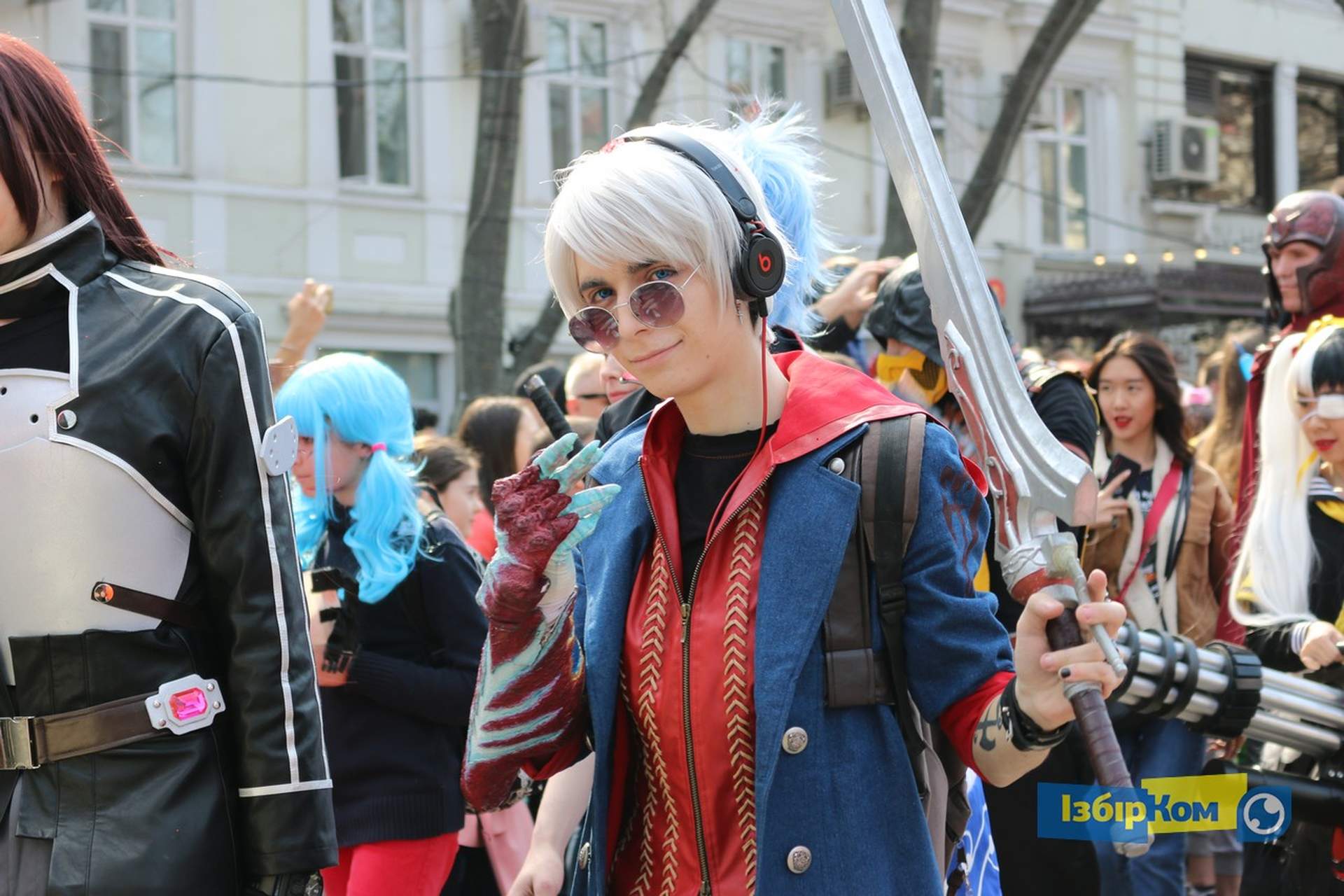 Парад Юморины 2019: зомби, клоуны и Чарли Чаплины