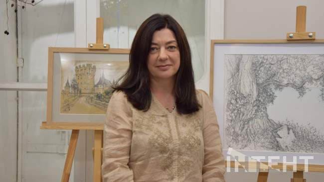 Ірина Резніченко та її роботи. Фото: Катерина Галенко