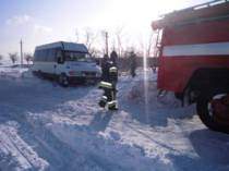 Люди и техника в Одесской области все еще попадают в снежные заносы 