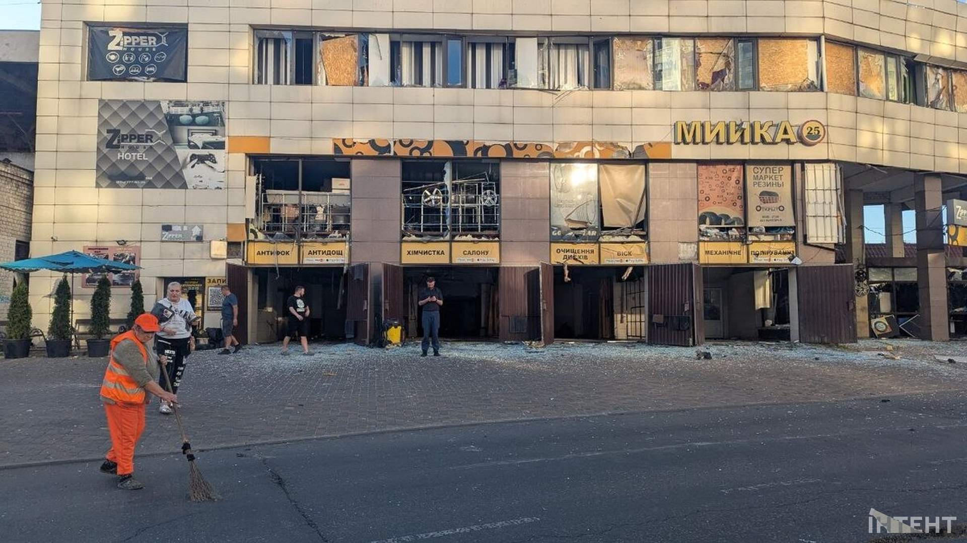 Росіяни влучили в адмінбудівлю в центрі Одеси