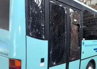 Occupants shell a minibus with people in Kherson region