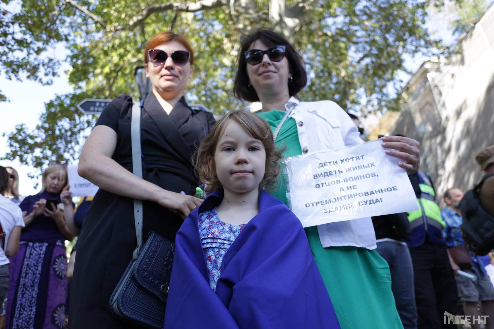Гєна виходь: одесити шостий день поспіль мітингували під будівлею мерії
