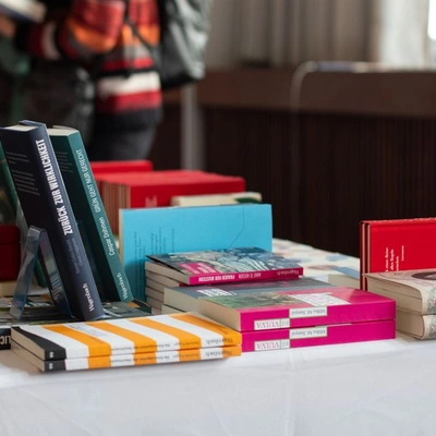 книга