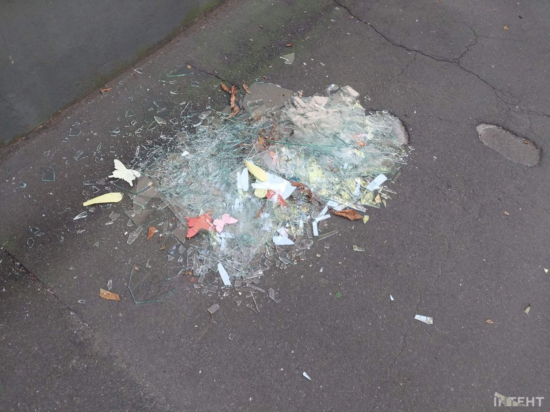 Понівечена Одеса у світлинах Інтента