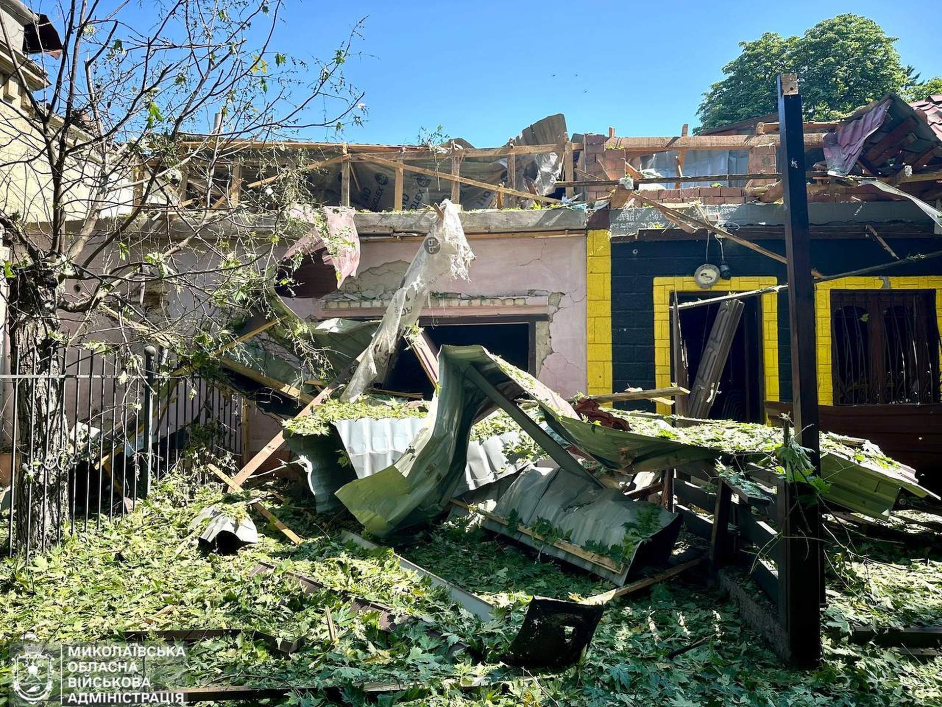 Масштабні руйнування та постраждалі: у Миколаєві показали наслідки шахедної атаки