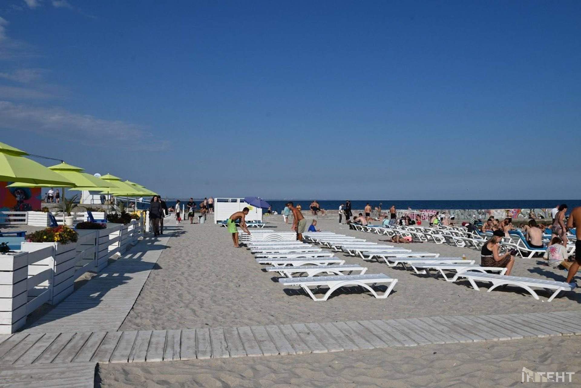 Вперті відпочивальники: в Одесі завершується туристичний сезон