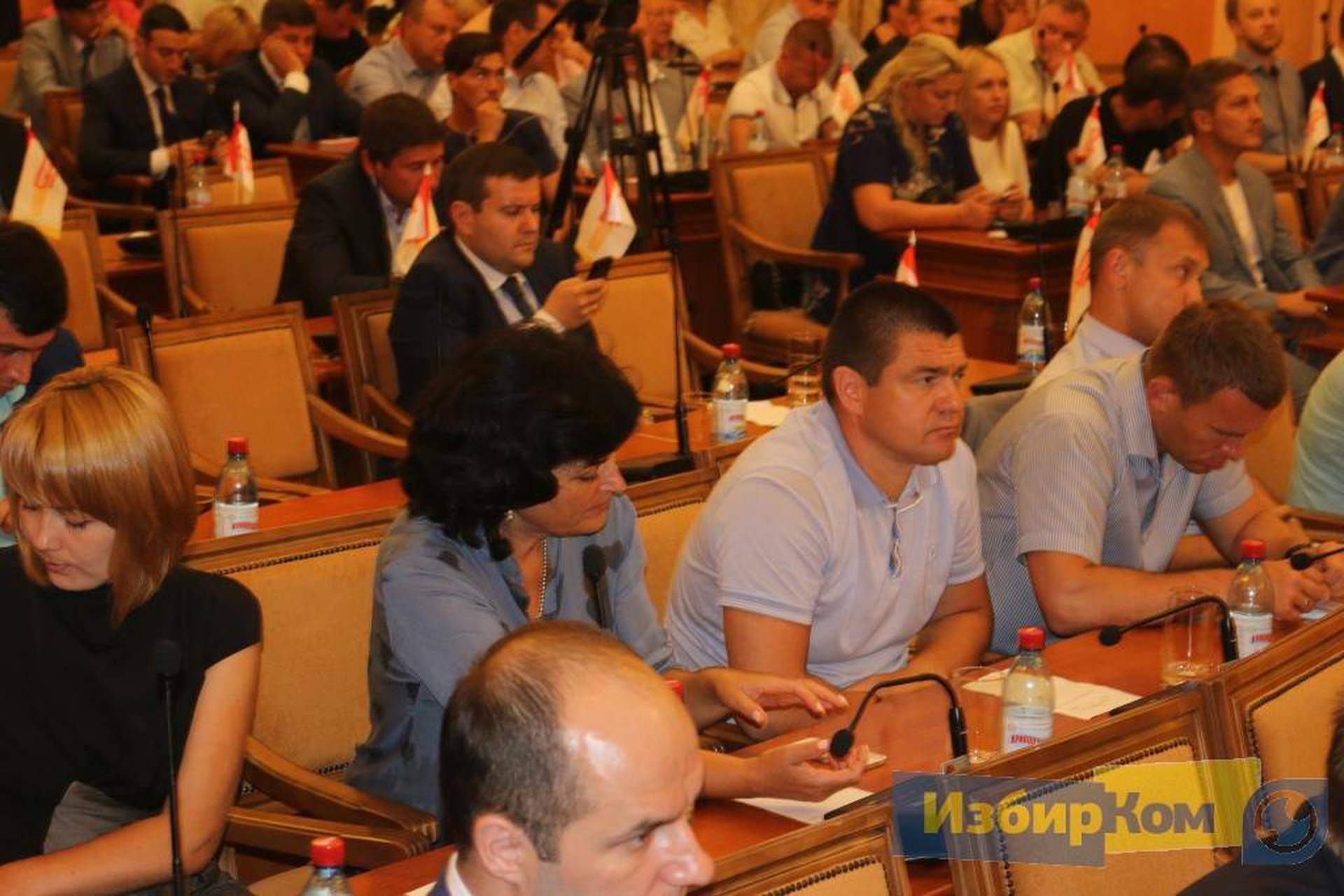 Неожиданная сессия Одесского горсовета: оцепление вокруг мэрии и сбор ради одного вопроса