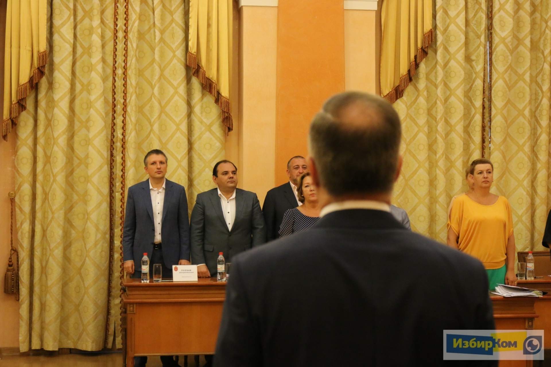 Сессия Одесского городского совета: "земельный передел" и десант нардепов