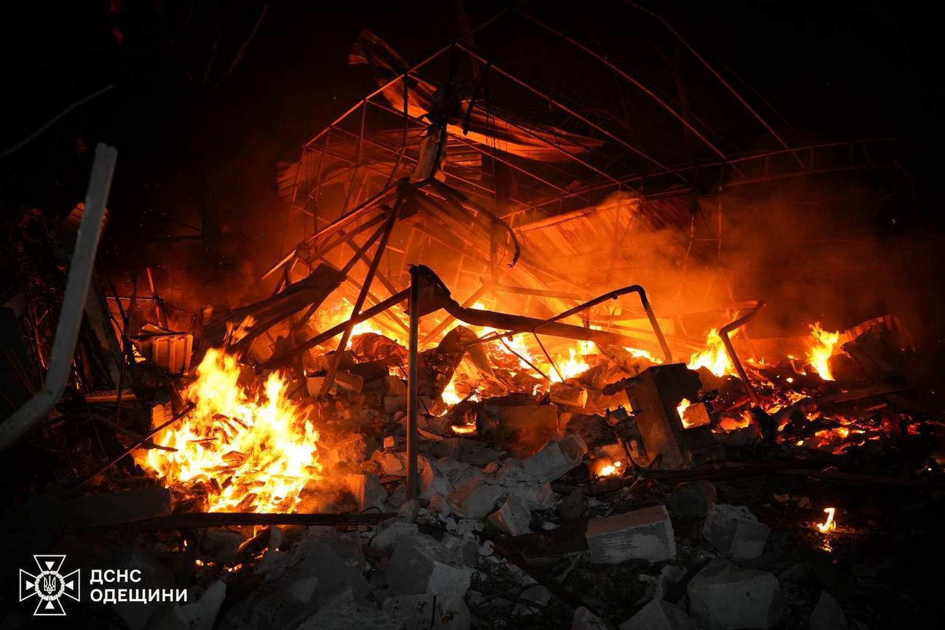 На Одещині російський дрон поцілив у резервуари з олією