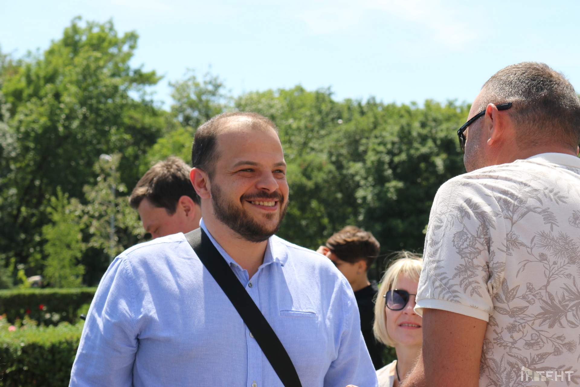 Ро наш Бро: одесити вийшли під стіни облради на підтримку Ройтбурда