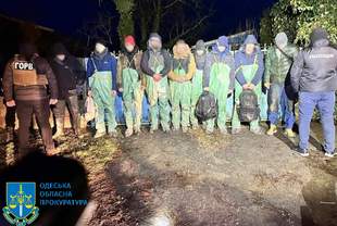 Двоє жителів Одещини намагалися переправити вісьмох ухилянтів за кордон