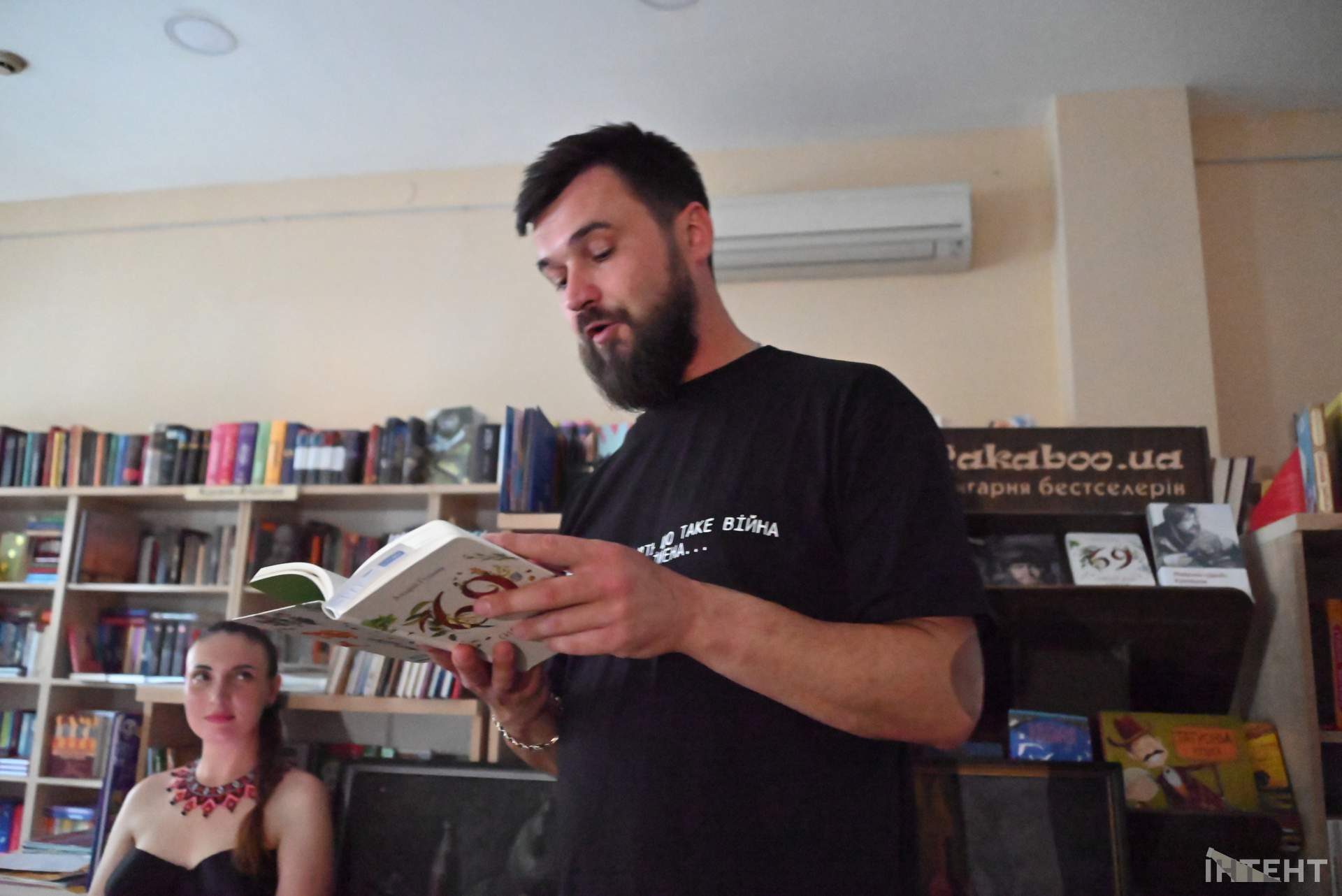 В Одесі влаштували вечір пам'яті письменника-кухаря, який загинув під Бахмутом
