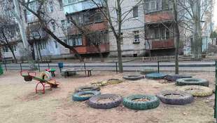 Николаевцы попросили привести в порядок детскую и спортивную площадки