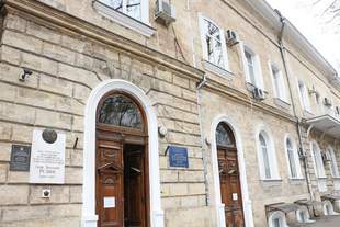 Одеська мерія визначилася з підрядником для ремонту даху центру Резніка