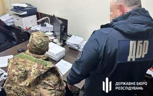 Виплатив підлеглим 1 млн гривень: начальник штабу на Миколаївщині нарахував додаткові виплати