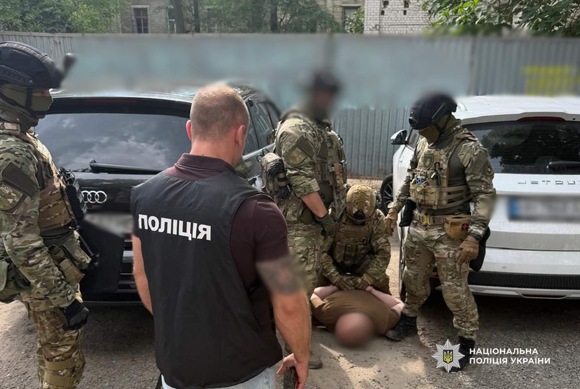 Офіцера на Одещини затримали за спробу продати зняття з розшуку