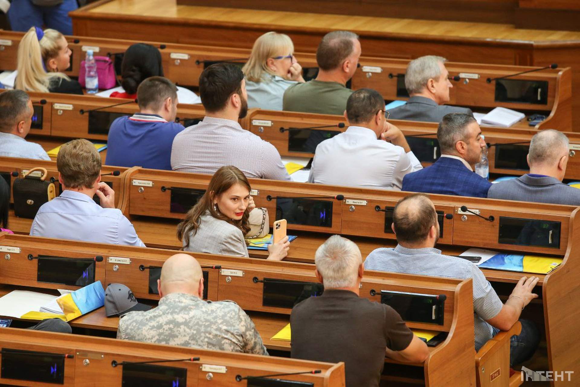 Позачергова сесія Одеської обласної ради в об'єктиві ІзбірКома