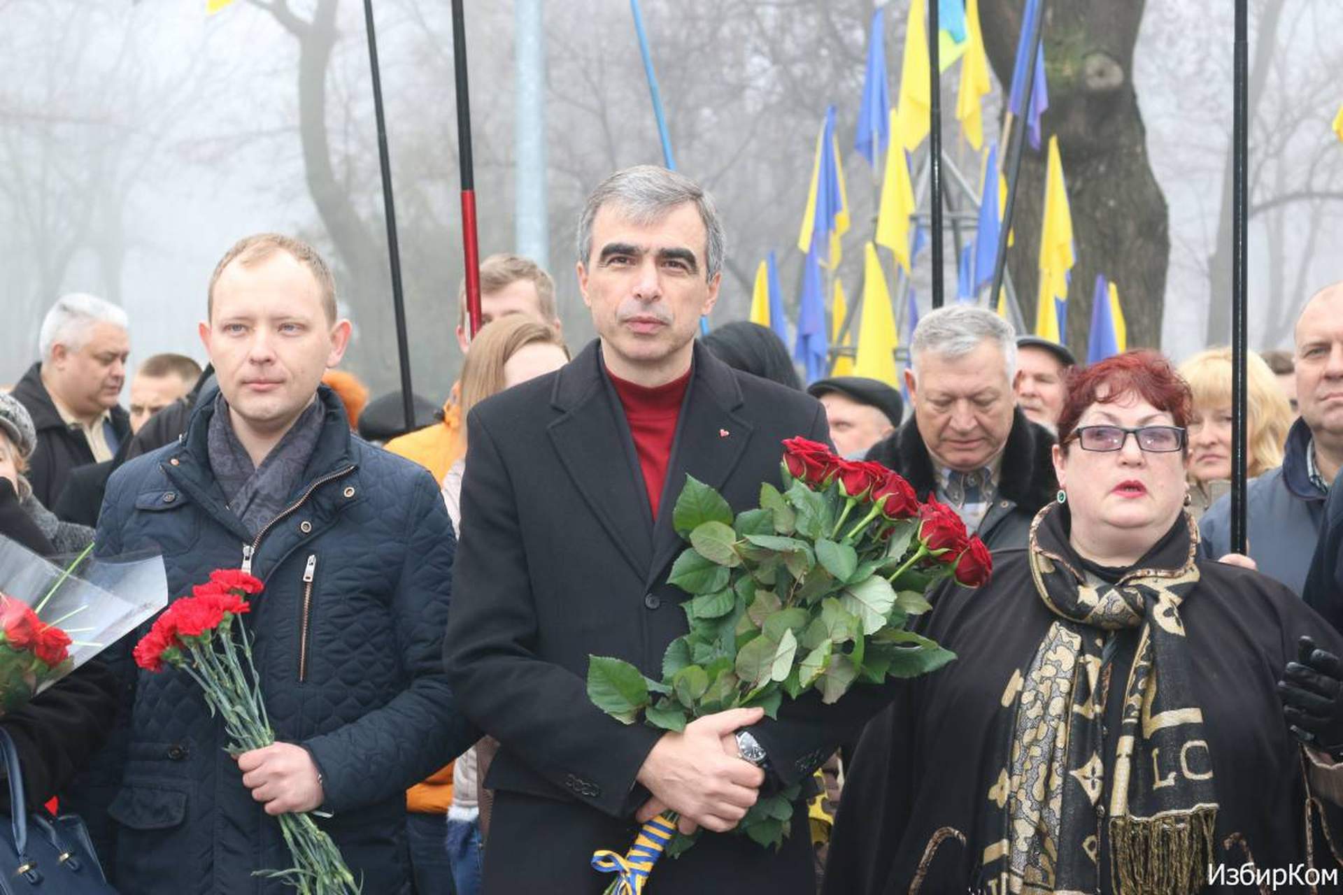 Одесситы принесли цветы к памятнику Шевченко и потребовали освободить Савченко