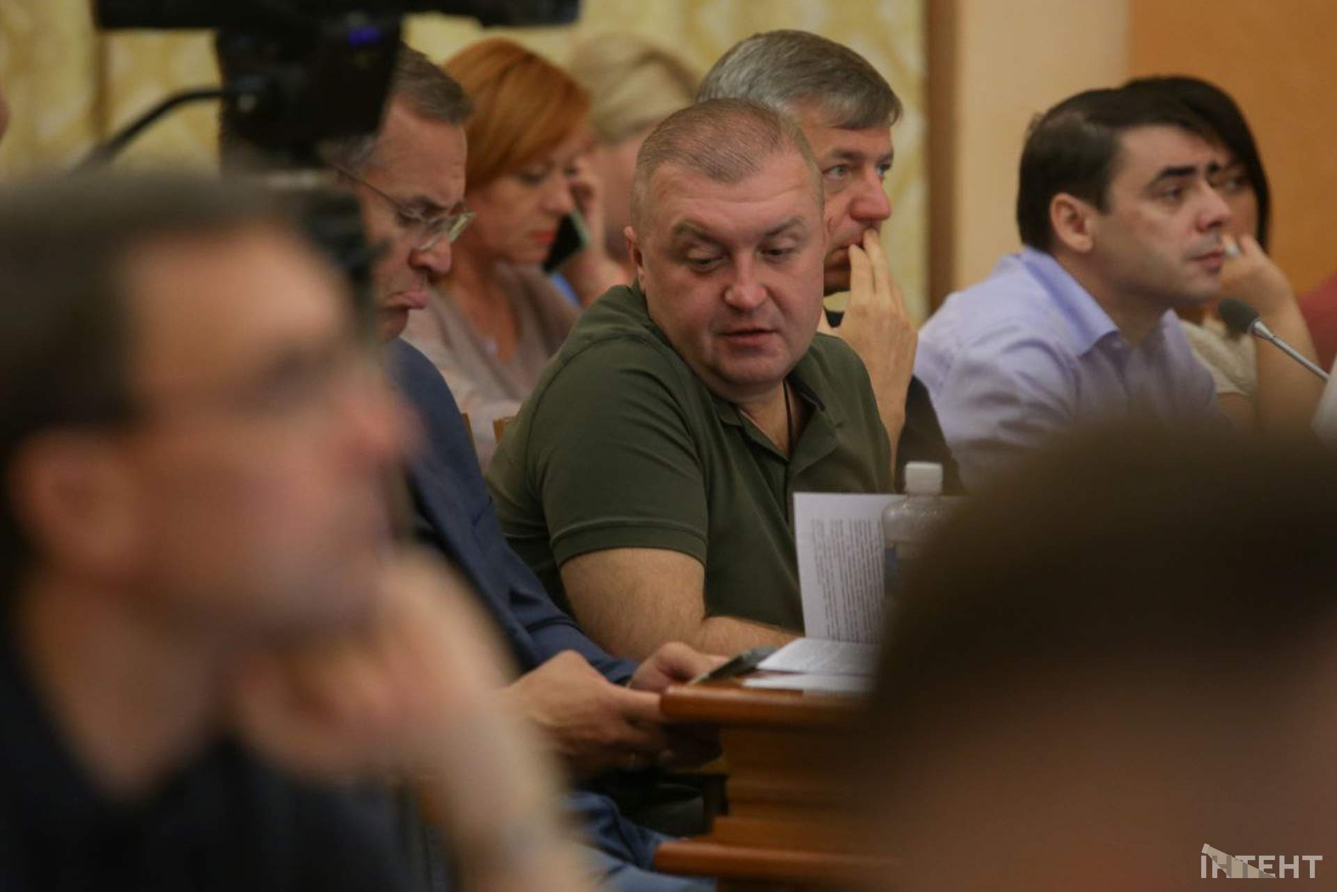Обличчя та емоції: сесія Одеської міської ради в об'єктиві Інтента