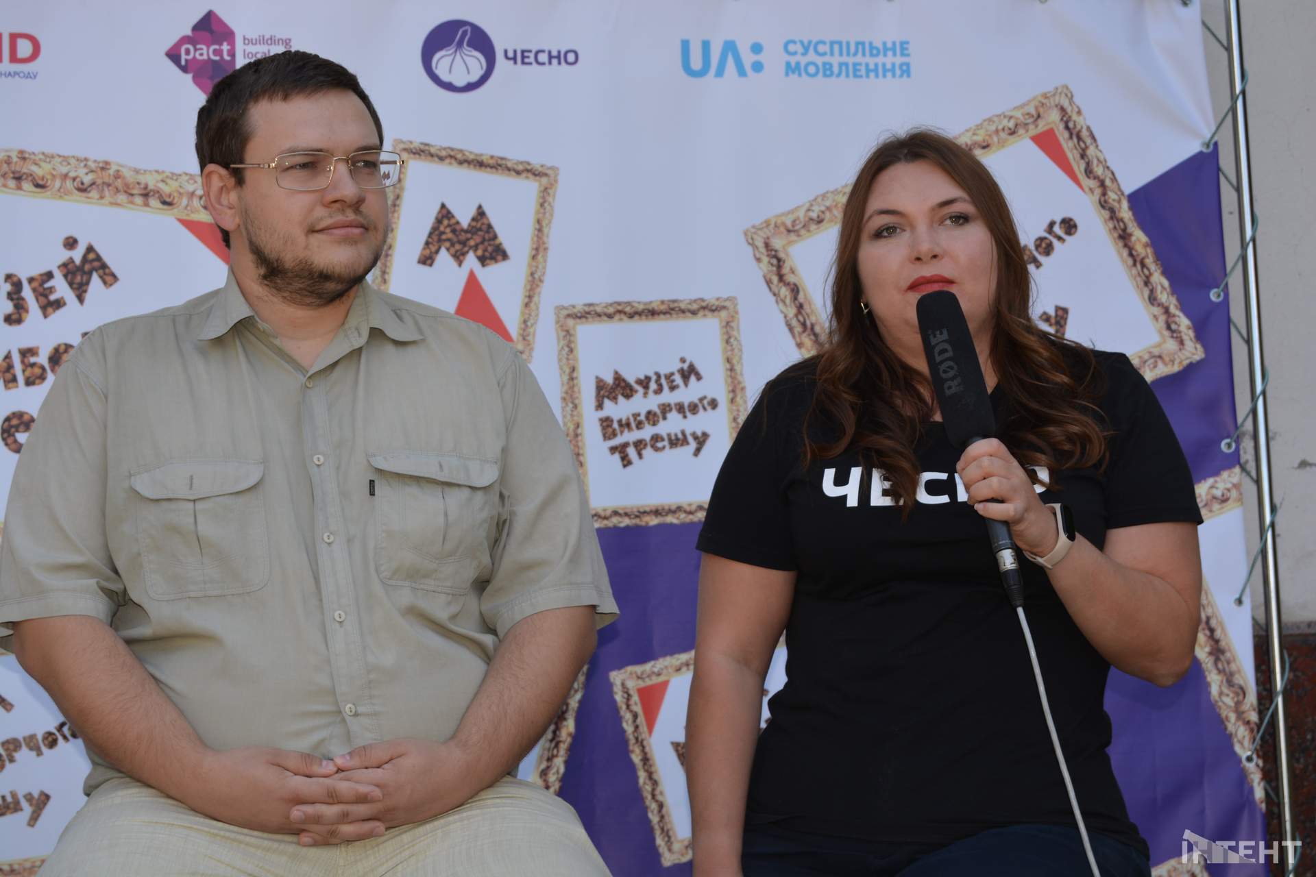 Секондхенд, кіногерої та агітаційна аптечка: в Одесі відкрився "Музей виборчого трешу"