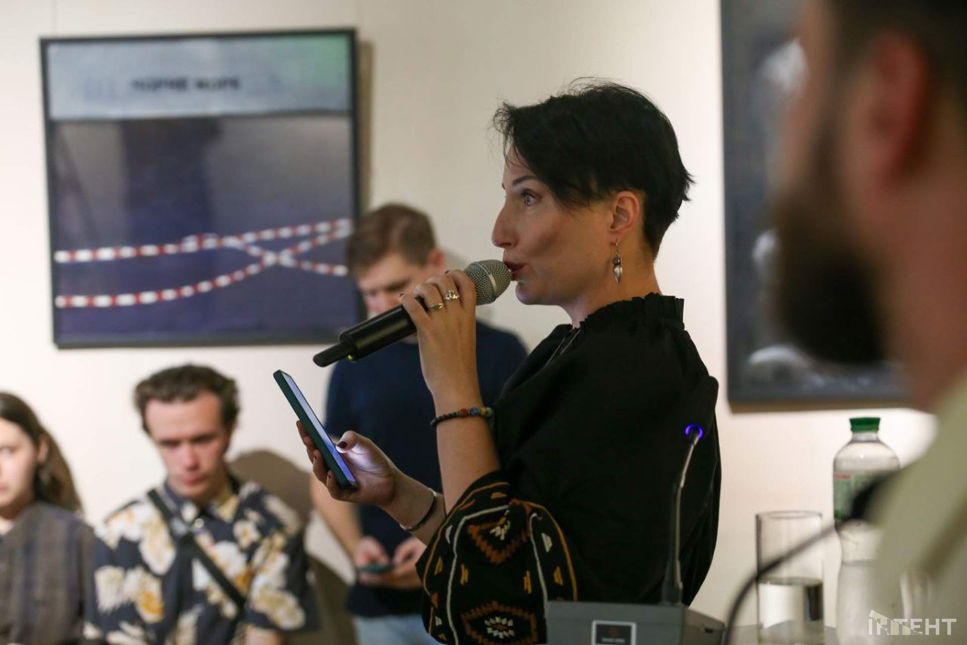 "Надламаний голос моря": лауреатка Шевченківської премії та одеський поет читали вірші
