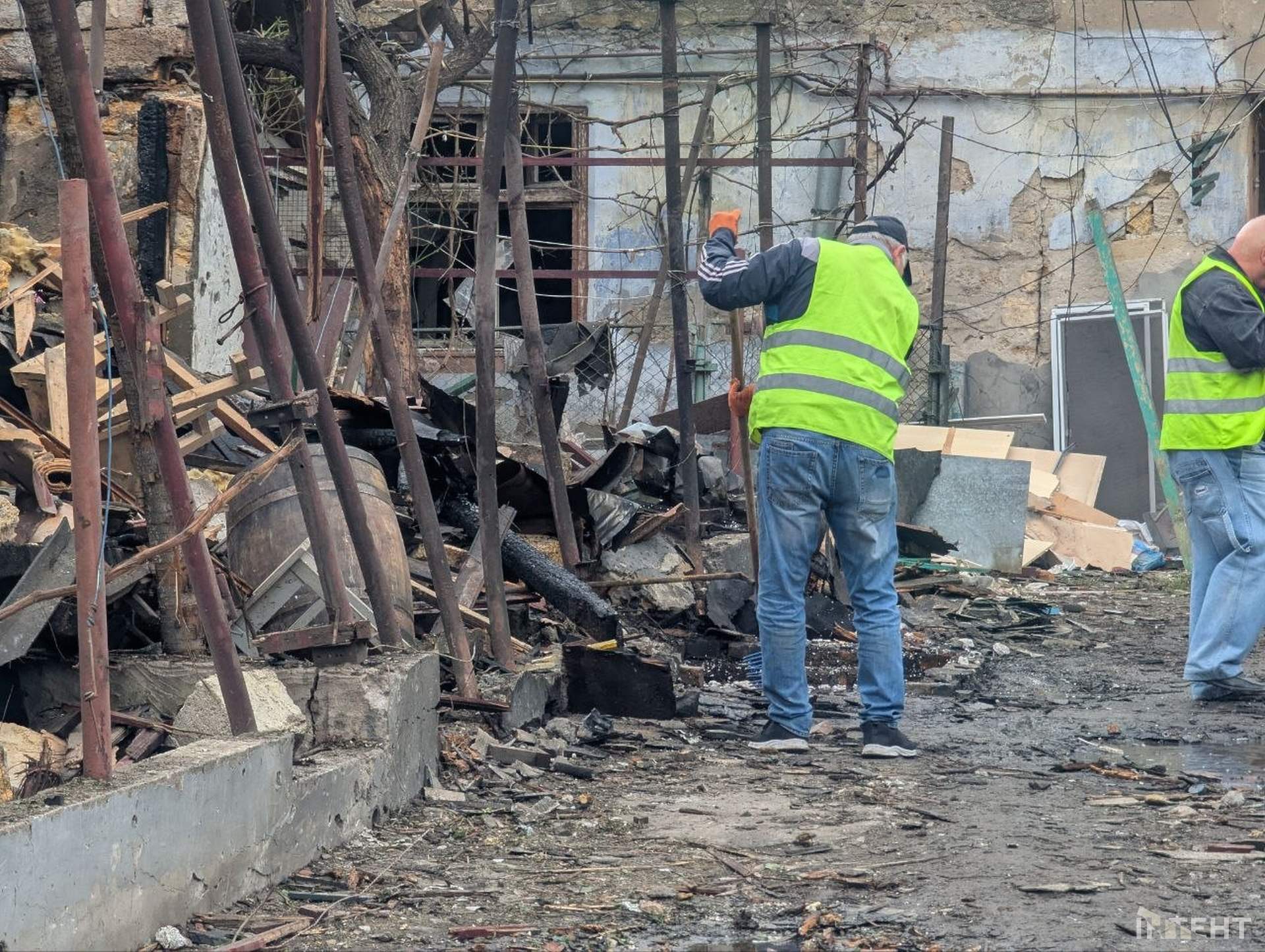 Внаслідок двох нічних атак в Одесі постраждали п'ять людей