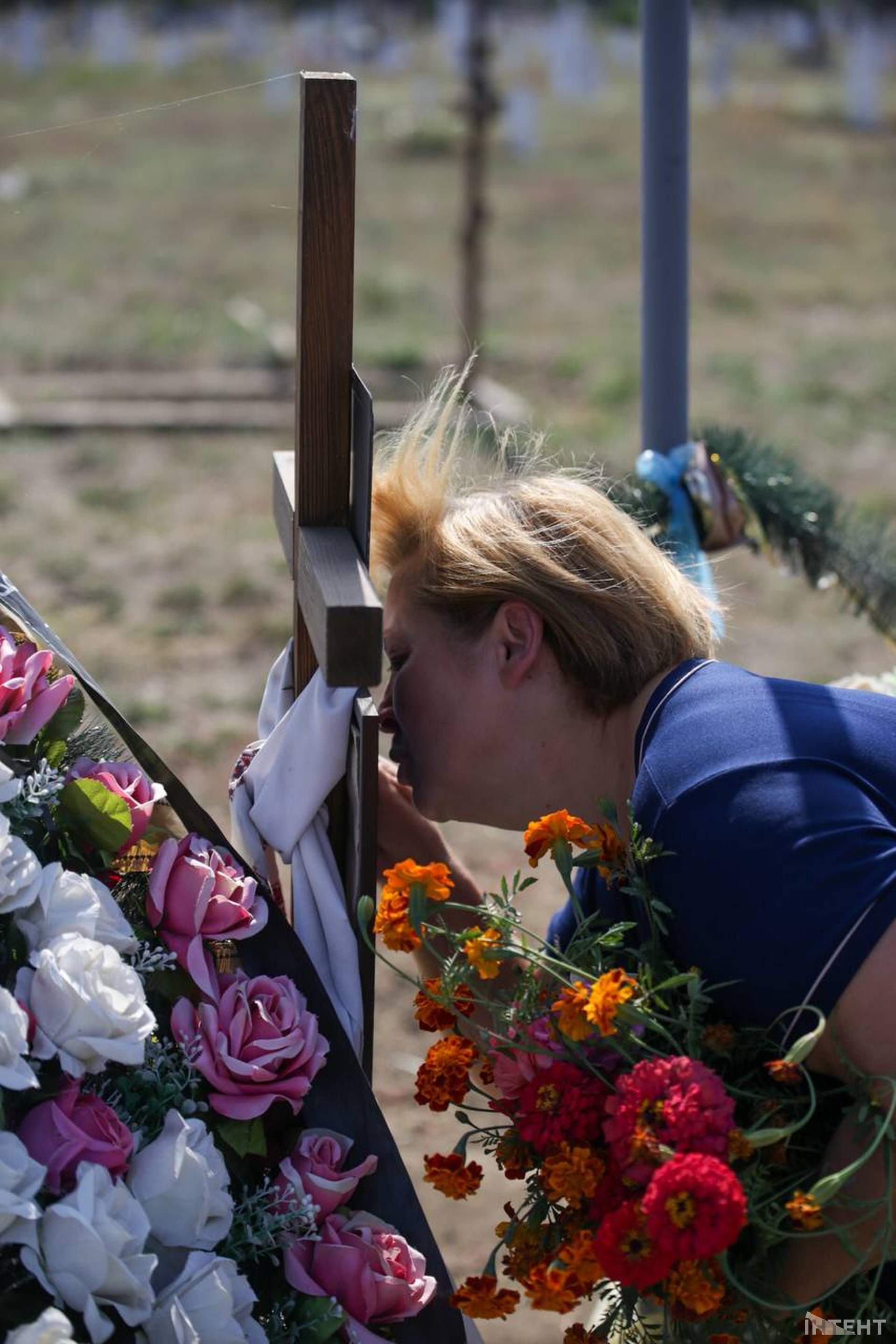 Рятувальники Одещини замінили таблички на вулиці, названій на честь загиблого колеги