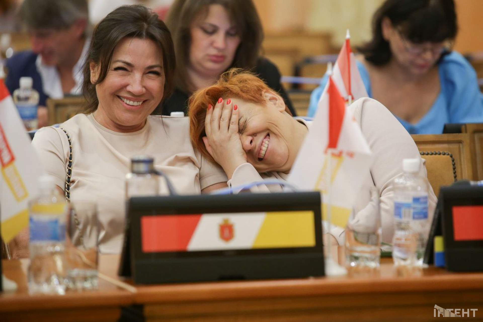Обличчя та емоції: сесія Одеської міської ради в об'єктиві Інтента