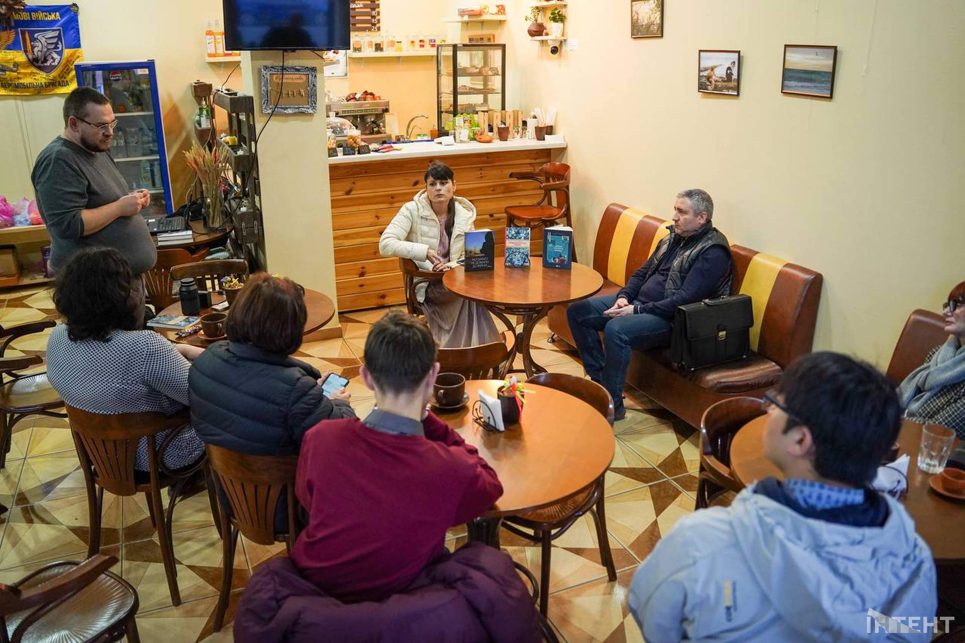 Авторка Інтенту презентувала свої книги в одеській Книгарні-Кав'ярні