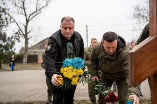 Херсонська міськрада витратила майже 100 тисяч на квіти