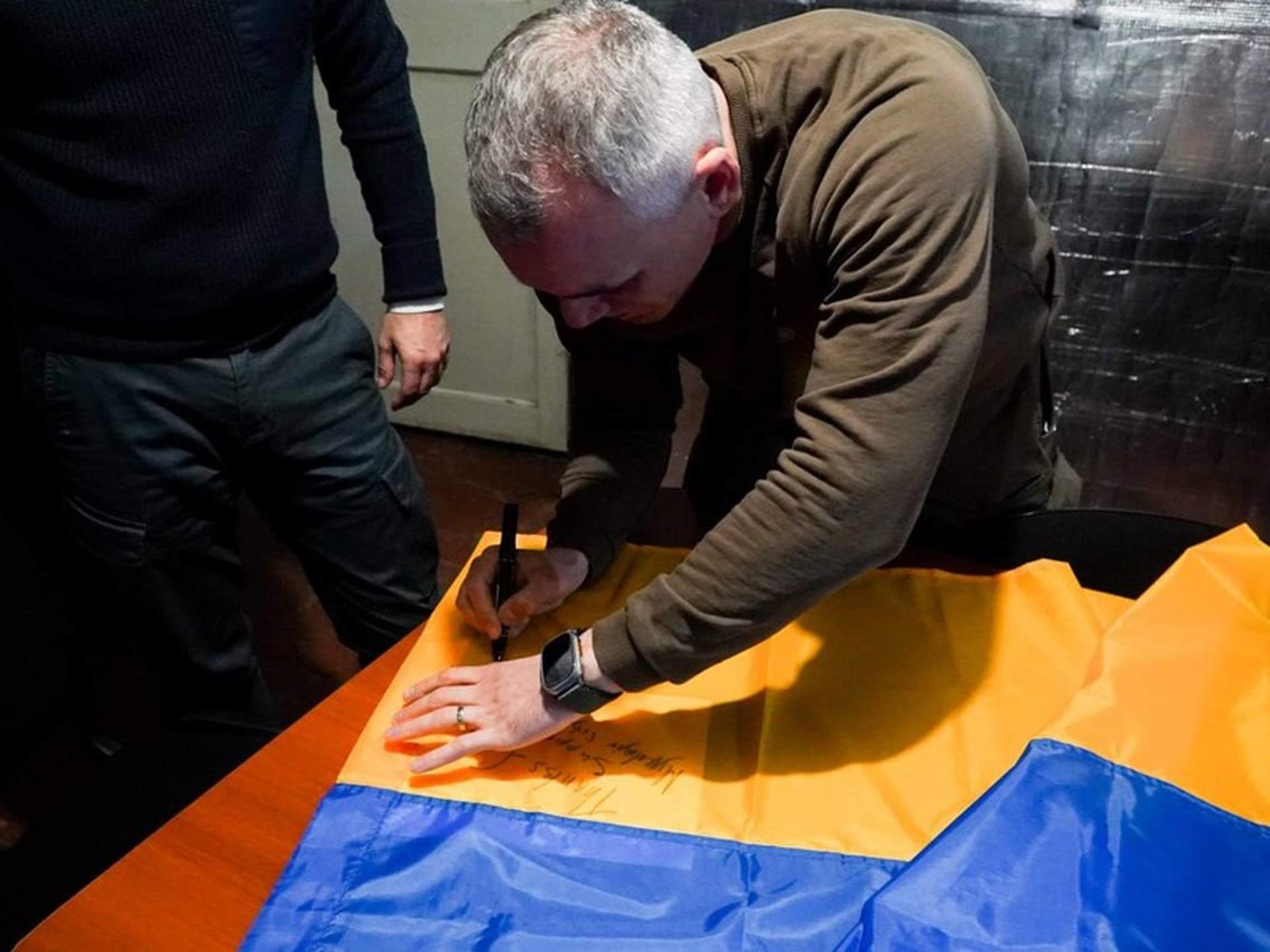 Посол Австрії відвідав Миколаїв та передав генератори для освітян