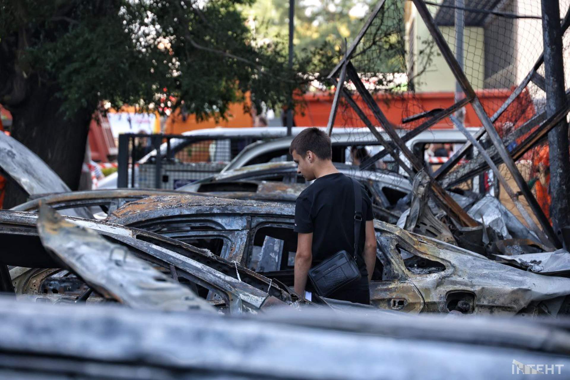 Внаслідок нічного обстрілу Одеси постраждали відділення банку та супермаркет