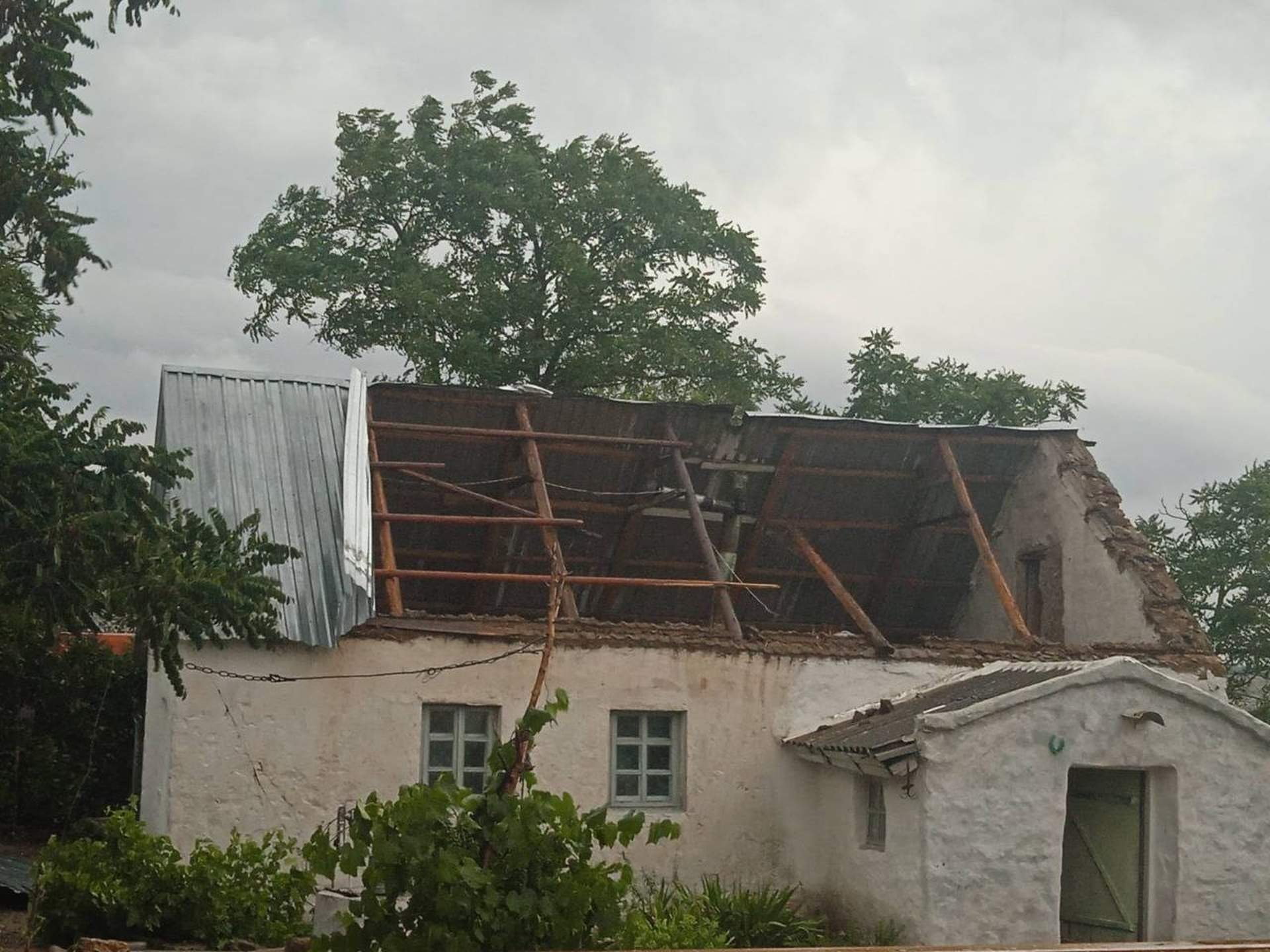 Негода пошкодила міст на Одещині та знеструмила населені пункти