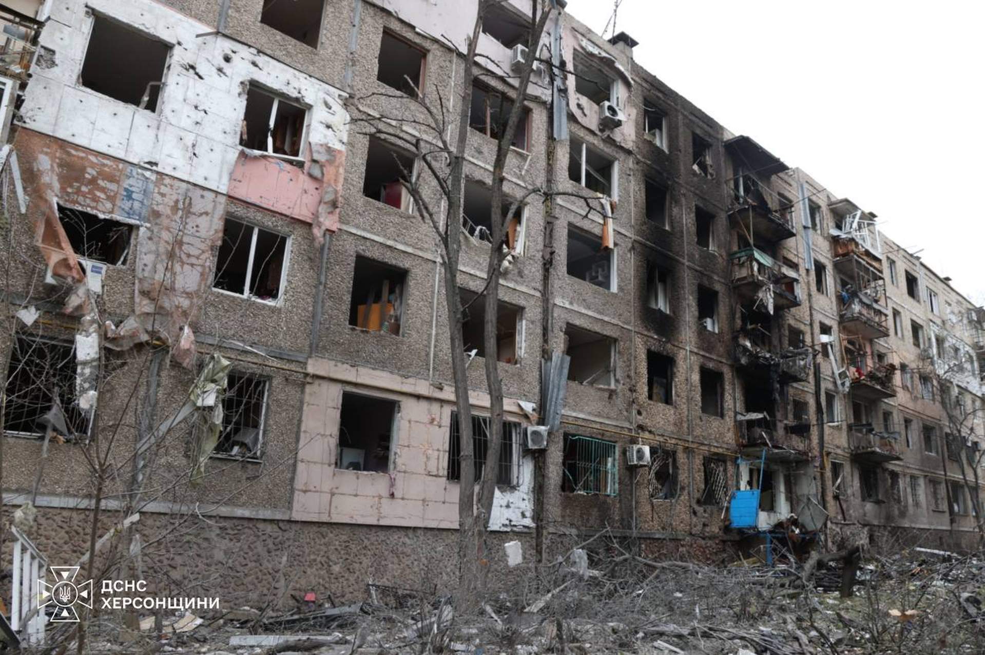 На Херсон скинули  8 авіабомб: загинув водій швидкої, десятки поранених