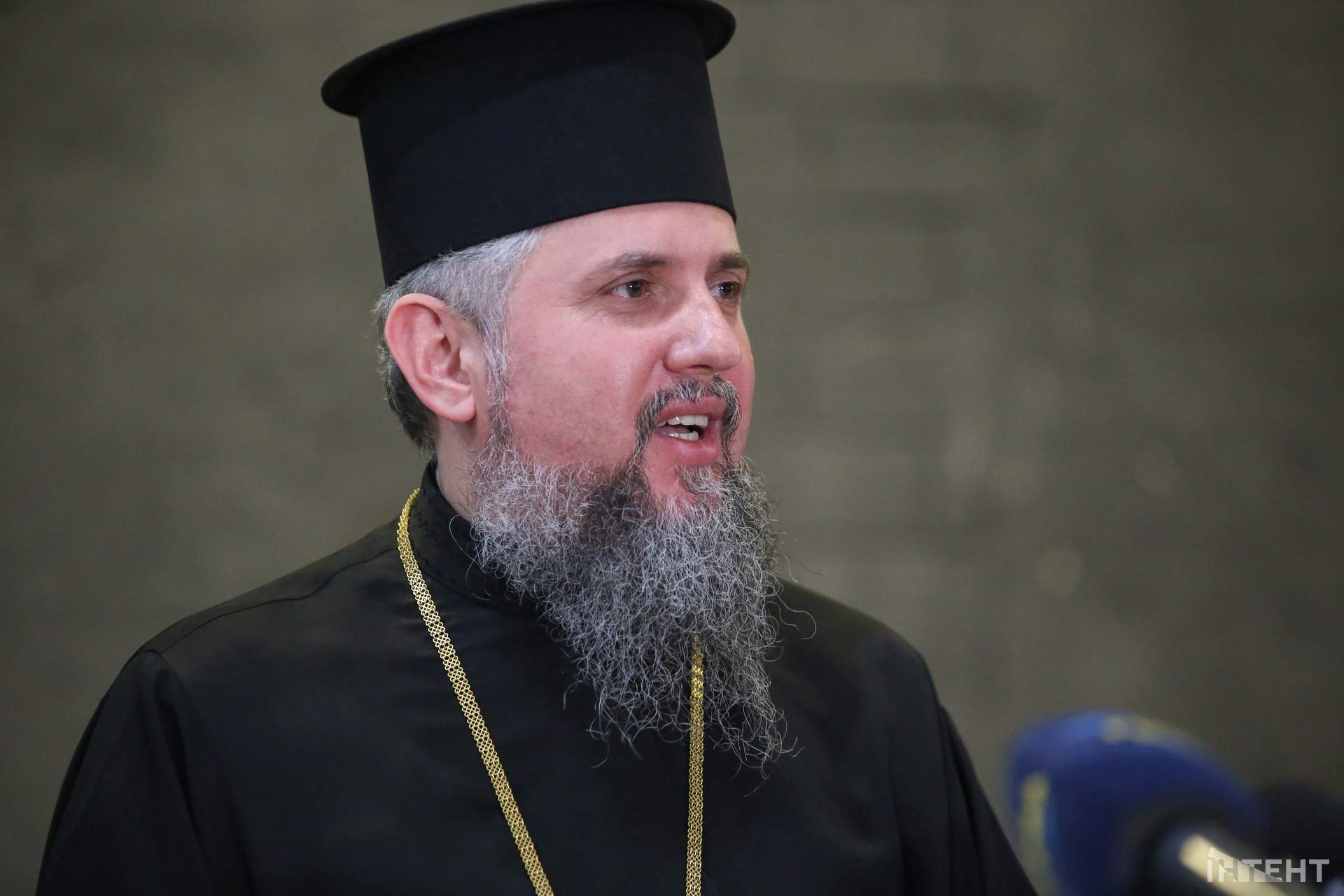 "Коли нас багато, ми можемо творити чудеса": Митрополит Епіфаній зустрівся з волонтерами