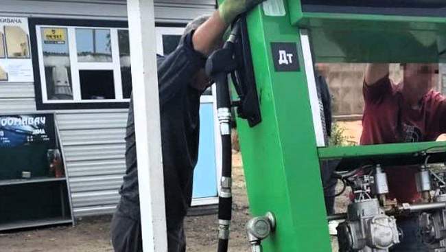 Підпільна АЗС. ФОТО: ТУ БЕБ в Одеській області