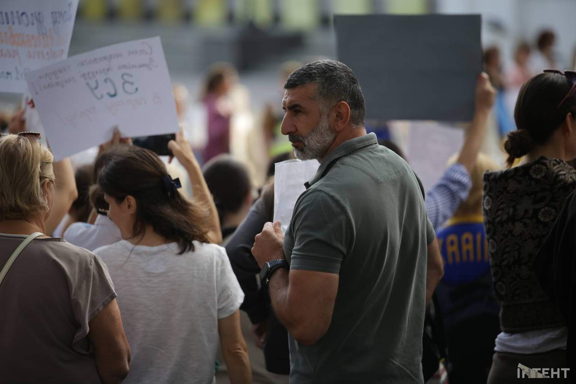 "В першу чергу - ЗСУ": в Одесі вже майже два тижні протестують проти несвоєчасних тендерів