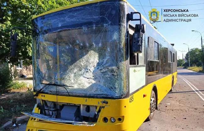 Пошкоджений автобус уХерсоні