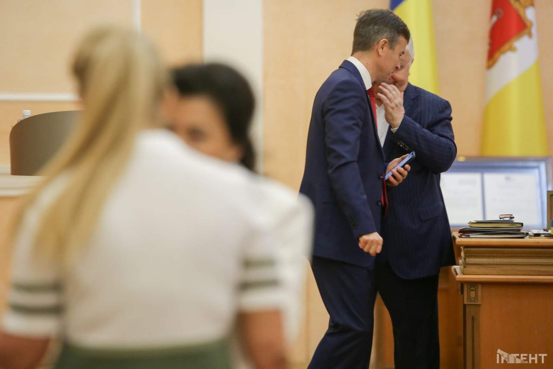 Обличчя та емоції: сесія Одеської міської ради в об'єктиві Інтента