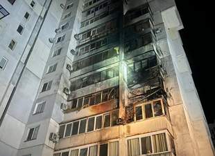 Apartments caught fire in Chornomorsk, Odesa region, as a result of Russian attack