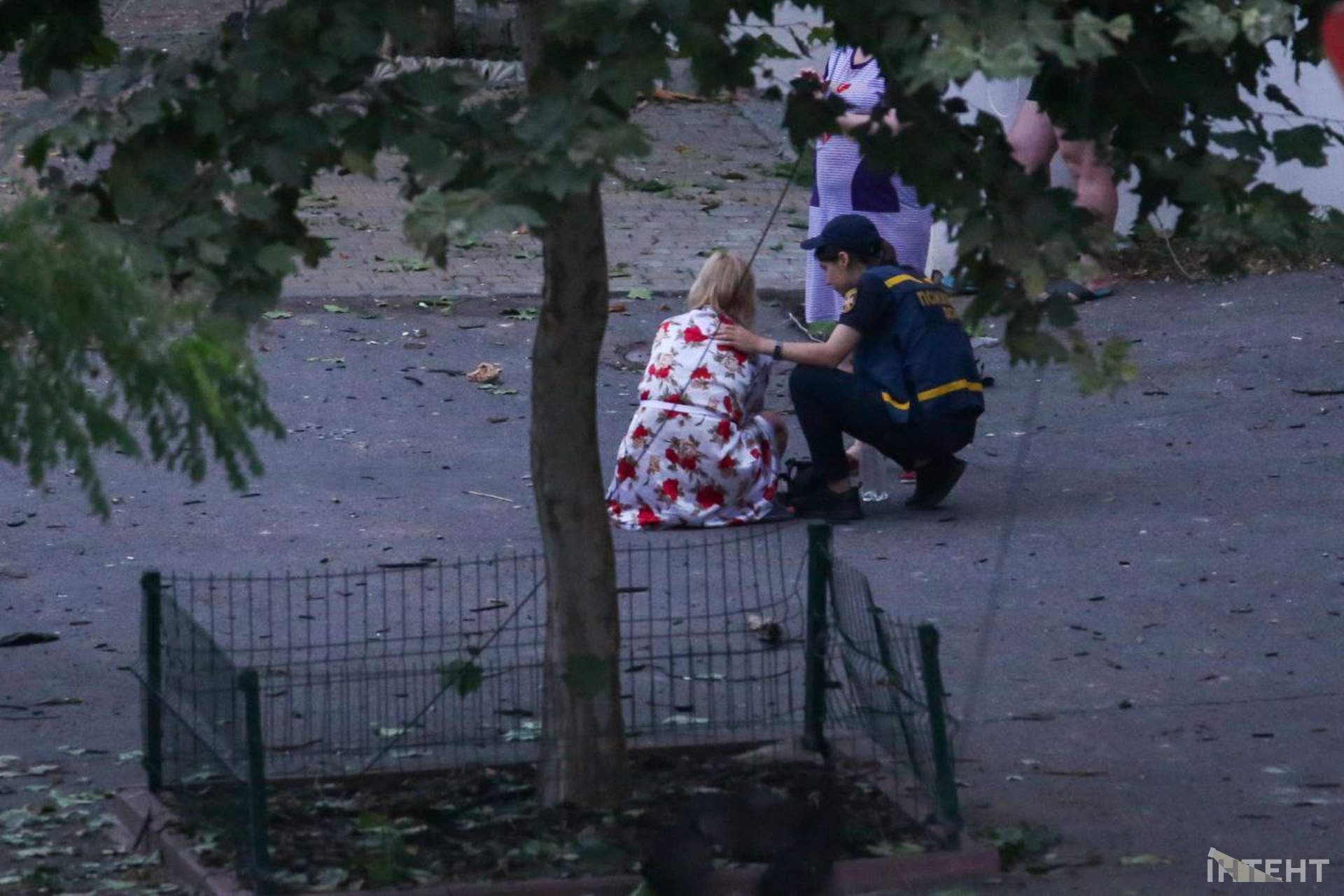 Наслідки нічної атаки росіян по Одесі в світлинах Інтента