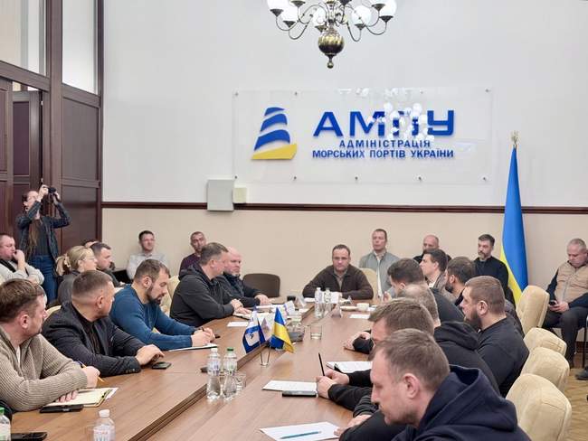 Порти на Дунаї не припиняли роботу попри російські удари по мостах