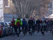 В центре Одессы несмотря на мороз состоялся новогодний велопробег