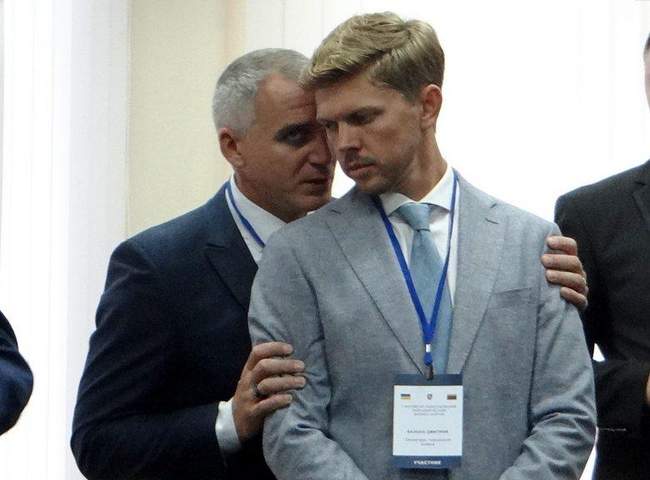 Дмитрий Фалько в сером. Фото: Inshe.tv