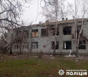 Обстрілюючи Херсонщину, росіяни залишили без світла понад 8 тисяч будинків