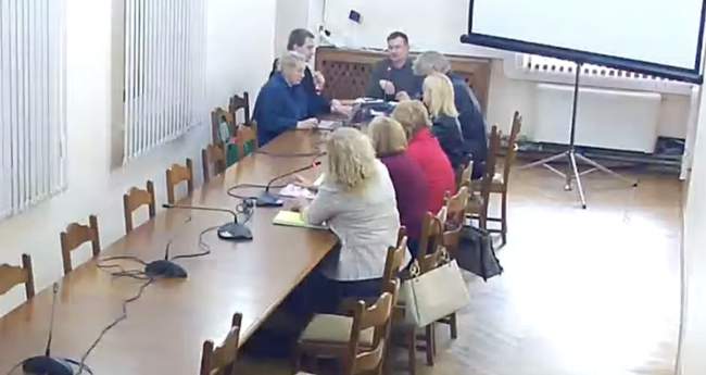 СКРИНШОТ: відео комісії з охорони здоровʼя