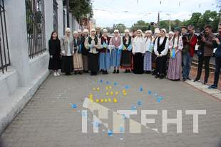 В Одесі на залізничному вокзалі показали, як депортували кримських татар