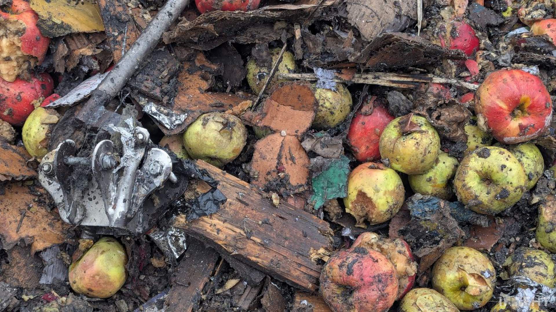 Внаслідок атаки в Одесі пошкоджено будинок, супермаркет і критичний об’єкт