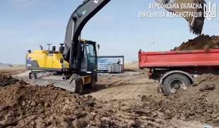 На Херсонщині зараз відновлюють понад 100 понівечених об'єктів